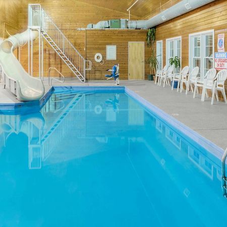 Отель Baymont By Wyndham Essex Burlington Area Экстерьер фото