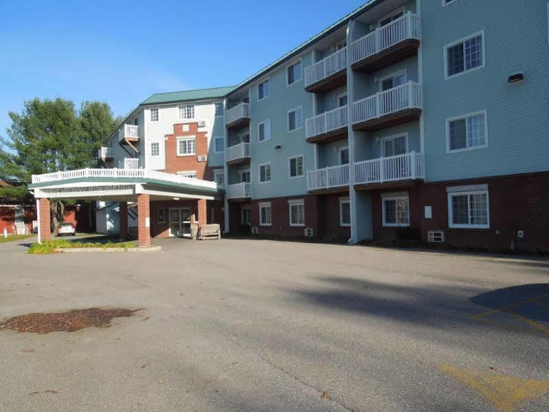 Отель Baymont By Wyndham Essex Burlington Area Экстерьер фото